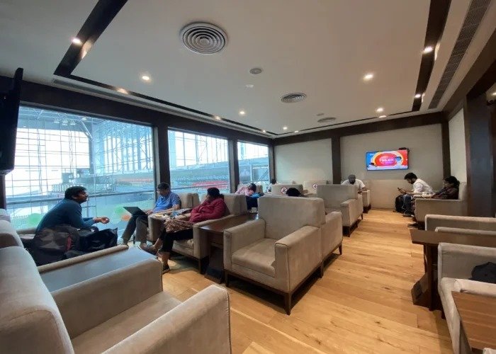 Reference gallery image for Bird lounge