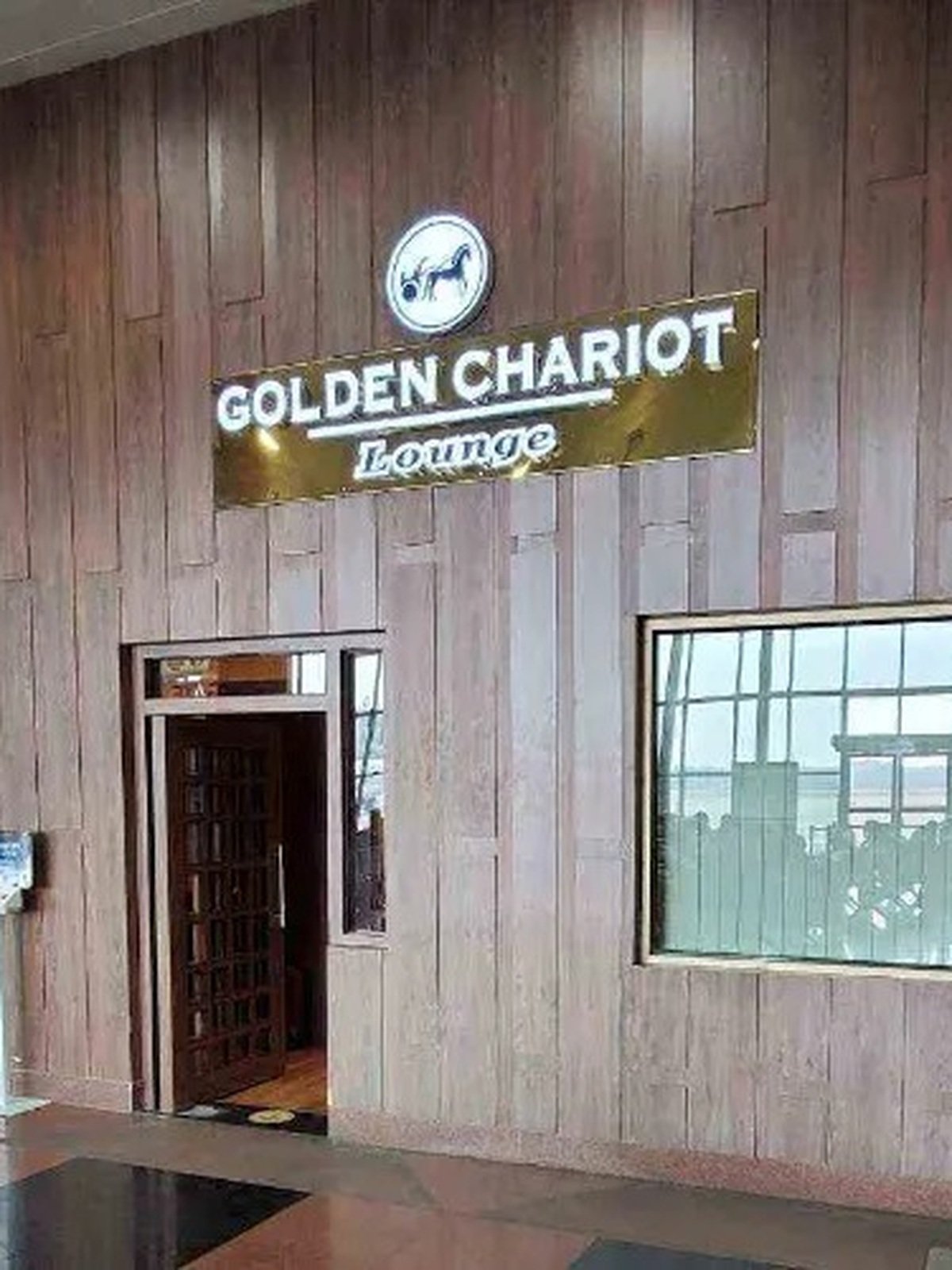 Reference image for Golden Chariott Lounge
